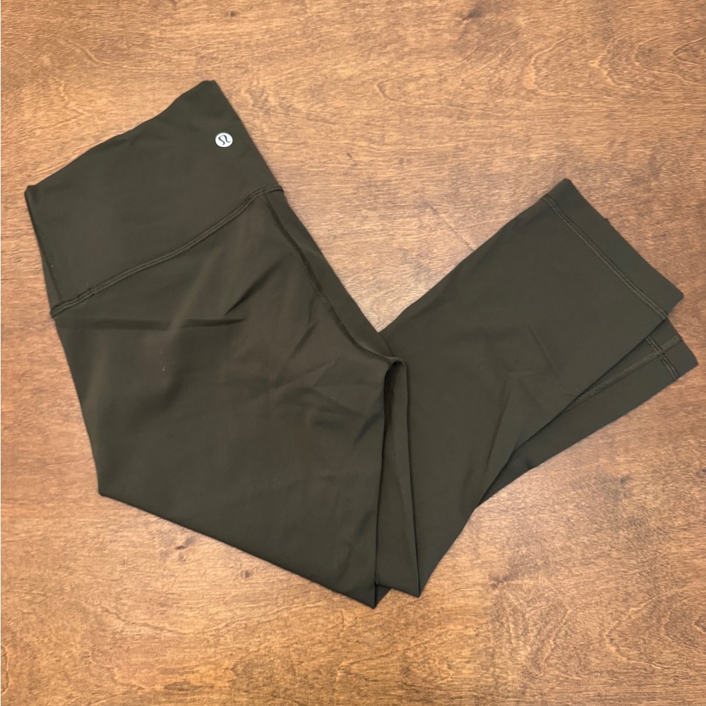 Lululemon Green Cropped Legging